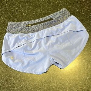 Lululemon Speed Up Lined Short 2.5" periwinkle with contrast waist band